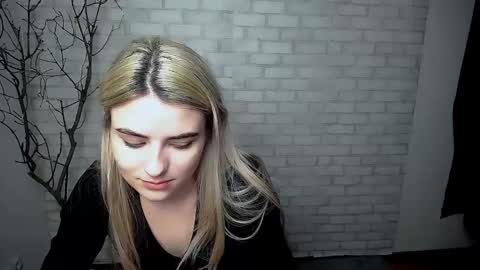 Snapshot of shy_sabrina_ chatting on January 10, 2025, 8:51 am shy_sabrina_ online show from January 10, 2025, 8:51 am