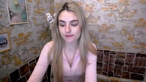 Snapshot of shy_sabrina_ chatting on January 13, 2025, 7:43 am shy_sabrina_ online show from January 13, 2025, 7:43 am