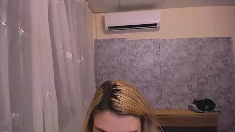 Snapshot of shy_sabrina_ chatting on February 5, 2025, 11:06 pm shy_sabrina_ online show from February 5, 2025, 11:06 pm