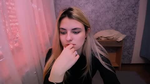 Snapshot of shy_sabrina_ chatting on February 19, 2025, 9:50 am shy_sabrina_ online show from February 19, 2025, 9:50 am