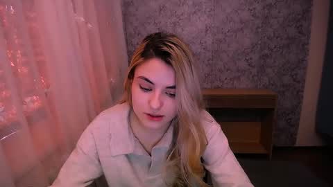 Snapshot of shy_sabrina_ chatting on February 21, 2025, 9:13 am shy_sabrina_ online show from February 21, 2025, 9:13 am
