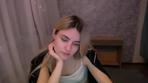 Snapshot of shy_sabrina_ chatting on March 10, 2025, 5:29 pm shy_sabrina_ online show from March 10, 2025, 5:29 pm