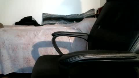 Snapshot of shyboyhugecum2020 chatting on July 27, 2026, 12:06 am shyboyhugecum2020 online show from July 27, 2026, 12:06 am
