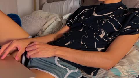 Snapshot of shydude666 chatting on December 13, 2024, 9:52 pm shydude666 online show from December 13, 2024, 9:52 pm