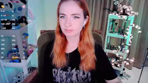 Snapshot of shyfoxxxy chatting on May 28, 2026, 5:05 am Effie online show from May 28, 2026, 5:05 am