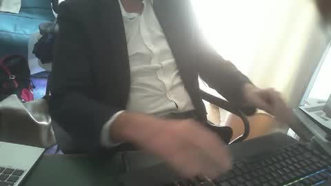 shyfrenchcock online show from April 17, 2026, 11:57 am