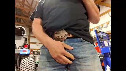 shyguycurious5 online show from October 30, 2025, 8:42 pm