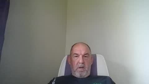 Snapshot of shyguytm chatting on February 14, 2025, 8:37 pm shyguytm online show from February 14, 2025, 8:37 pm