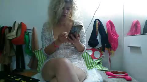 Shyhotsquirt online show from February 7, 2026, 2:04 am