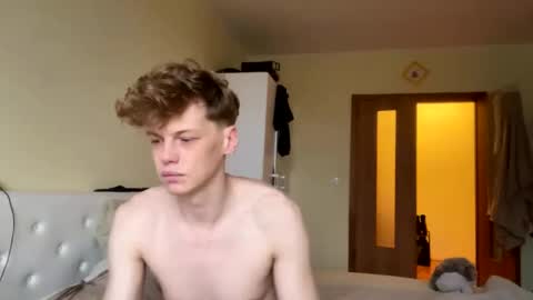 Snapshot of shyredstar chatting on December 2, 2025, 6:41 am Tom and Betty online show from December 2, 2025, 6:41 am