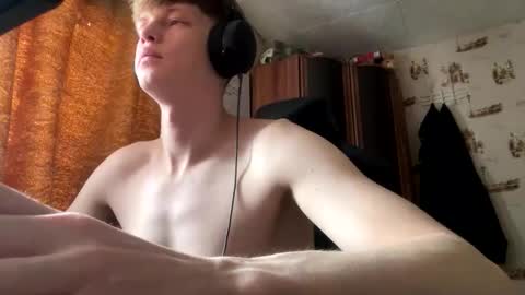 Snapshot of shyredstar chatting on December 15, 2025, 7:34 am Tom and Betty online show from December 15, 2025, 7:34 am