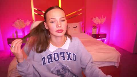 shyysiren online show from October 7, 2025, 2:58 pm