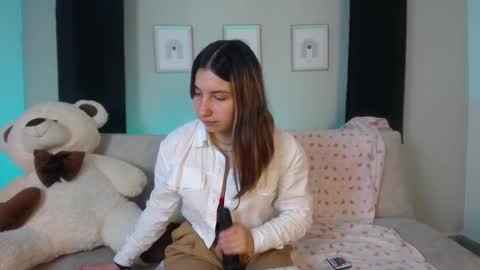 Sia online show from December 15, 2025, 11:09 pm