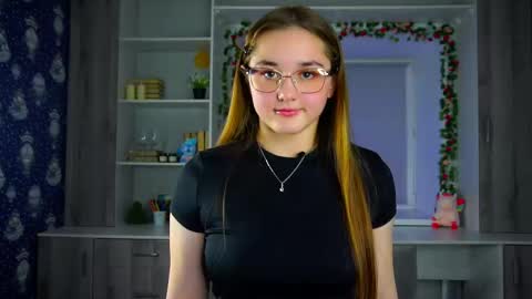 Olivia online show from November 18, 2025, 12:42 pm