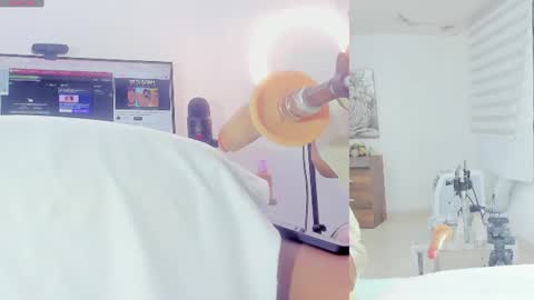 Snapshot of sieena_ chatting on July 1, 2026, 9:22 am Sieena online show from July 1, 2026, 9:22 am