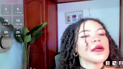 Vaiolet online show from February 27, 2026, 3:34 pm