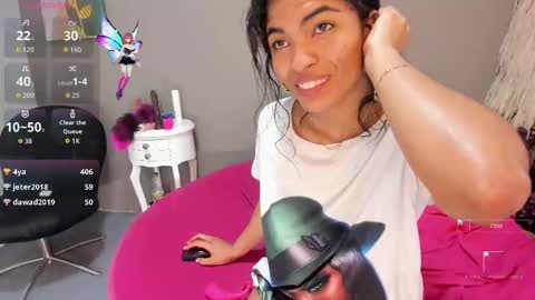 sienna_glow online show from November 16, 2025, 1:22 am