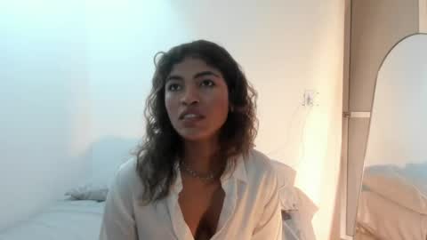 Snapshot of sienna_glow chatting on May 29, 2026, 2:26 pm sienna_glow online show from May 29, 2026, 2:26 pm