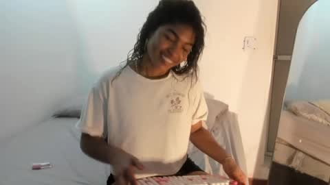 Snapshot of sienna_glow chatting on May 30, 2026, 6:49 pm sienna_glow online show from May 30, 2026, 6:49 pm