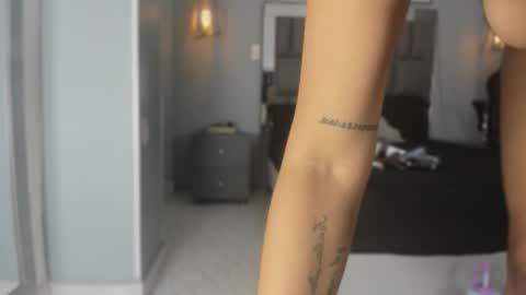 Snapshot of sienna_miller_27 chatting on October 24, 2025, 11:39 am Keira online show from October 24, 2025, 11:39 am