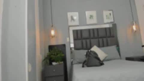 Snapshot of sienna_miller_27 chatting on November 9, 2025, 11:30 am Keira online show from November 9, 2025, 11:30 am