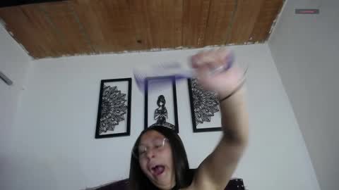 Sienna online show from April 16, 2026, 12:17 pm