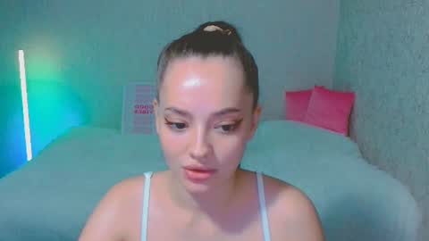 Snapshot of siennamia chatting on July 9, 2026, 5:28 pm Sienna Mia online show from July 9, 2026, 5:28 pm