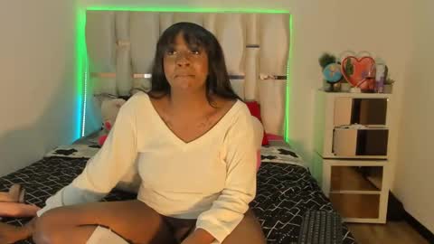 Snapshot of sierra_violet chatting on December 9, 2024, 11:15 am sierra_violet online show from December 9, 2024, 11:15 am