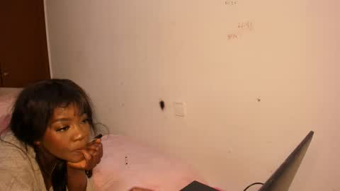 Snapshot of sierra_violet chatting on March 25, 2026, 7:53 pm sierra_violet online show from March 25, 2026, 7:53 pm
