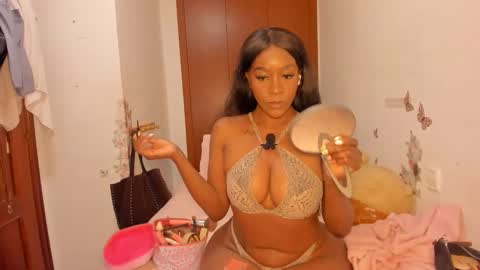 Snapshot of sierra_violet chatting on April 8, 2026, 4:51 pm sierra_violet online show from April 8, 2026, 4:51 pm