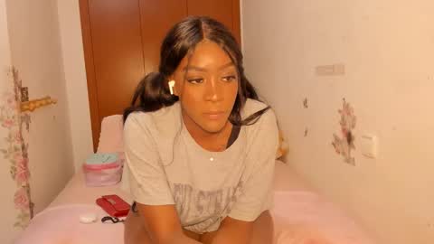 Snapshot of sierra_violet chatting on April 15, 2026, 6:59 pm sierra_violet online show from April 15, 2026, 6:59 pm