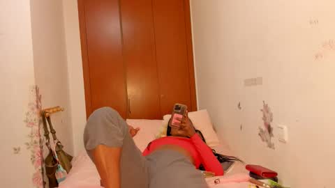 Snapshot of sierra_violet chatting on April 19, 2026, 4:50 pm sierra_violet online show from April 19, 2026, 4:50 pm