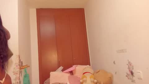 Snapshot of sierra_violet chatting on April 25, 2026, 4:37 pm sierra_violet online show from April 25, 2026, 4:37 pm