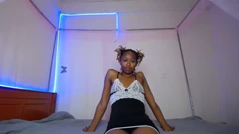 Snapshot of silent_lovie chatting on March 15, 2026, 9:04 am silent_lovie online show from March 15, 2026, 9:04 am