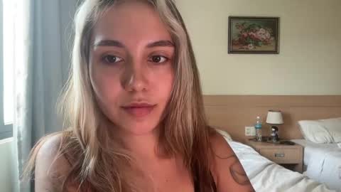 You fav Miss Si online show from April 11, 2026, 4:17 am