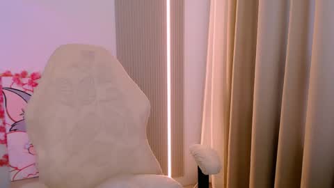 Snapshot of silk_ann chatting on April 23, 2026, 12:29 pm silk_ann online show from April 23, 2026, 12:29 pm