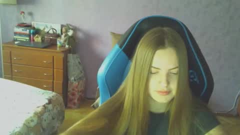 Snapshot of silksinner_ chatting on March 26, 2026, 8:09 am Erica online show from March 26, 2026, 8:09 am