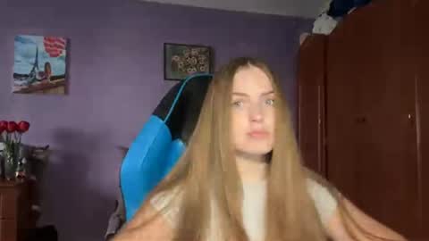 Erica online show from April 20, 2026, 1:36 pm