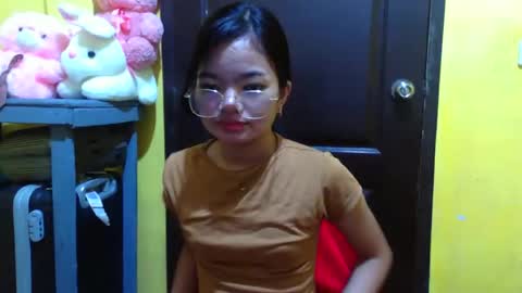 Snapshot of silkykitten_ chatting on November 21, 2025, 11:42 am silkykitten_ online show from November 21, 2025, 11:42 am