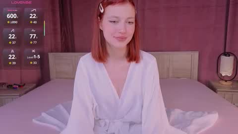 silly___woman online show from December 21, 2025, 2:02 pm