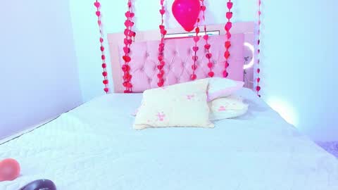 Snapshot of silvana_wenz chatting on February 24, 2025, 7:19 pm Silvana online show from February 24, 2025, 7:19 pm