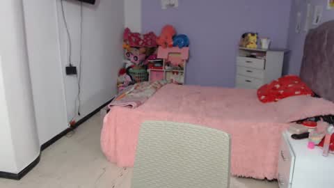 Snapshot of silvanaroberts_ chatting on January 29, 2025, 11:14 pm Rouse online show from January 29, 2025, 11:14 pm