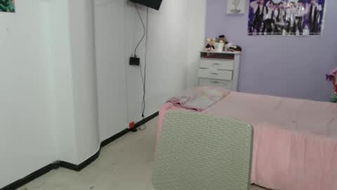 Snapshot of silvanaroberts_ chatting on March 7, 2025, 9:48 pm Rouse online show from March 7, 2025, 9:48 pm