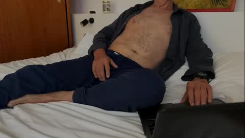 Snapshot of silver_voyager chatting on December 15, 2025, 8:29 am Sir Stephen online show from December 15, 2025, 8:29 am