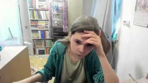 Snapshot of silvercaramel chatting on July 1, 2026, 5:31 am silvercaramel online show from July 1, 2026, 5:31 am