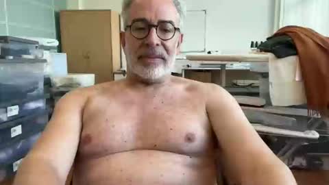 silverdadtop3 online show from December 8, 2024, 3:45 pm