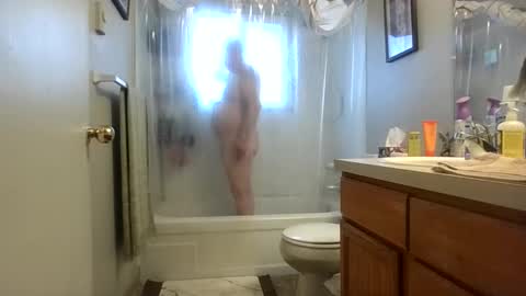 Snapshot of silverdragon70 chatting on December 15, 2025, 10:03 pm silverdragon70 online show from December 15, 2025, 10:03 pm