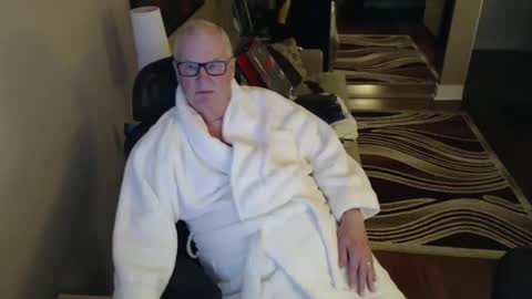 Snapshot of silverfoxmps chatting on February 9, 2025, 7:05 am silverfox online show from February 9, 2025, 7:05 am