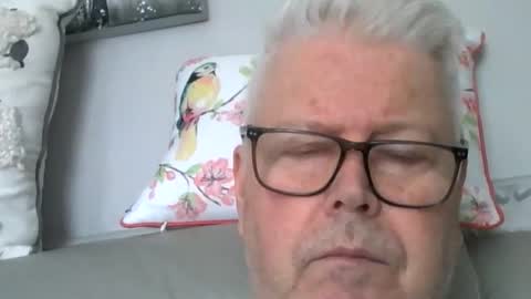 silverfoxpauly online show from April 16, 2026, 12:50 pm