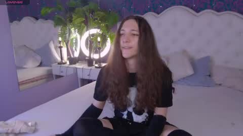Snapshot of silvermuse chatting on June 7, 2026, 8:56 pm silvermuse online show from June 7, 2026, 8:56 pm